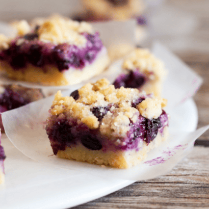 How To Make Delicious Blueberry Crumb Bars
