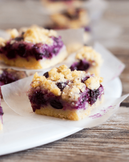 How To Make Delicious Blueberry Crumb Bars - Afternoon Baking With Grandma