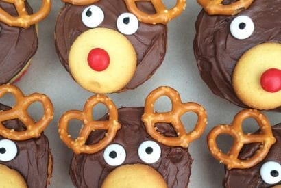 Thumbnail for Cute Christmas Reindeer Cupcakes To Make