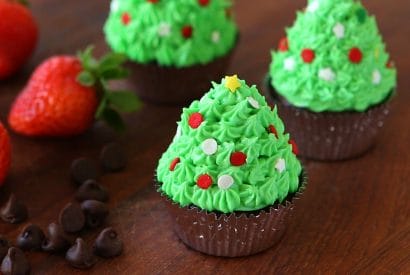 Thumbnail for How To Make These Christmas Tree Cupcakes Recipe With Chocolate And Strawberries