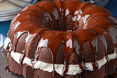 Thumbnail for How To Make This Amazing Whoopie Pie Cake