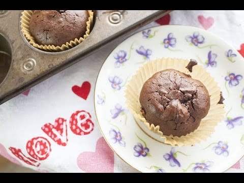 How To Make These 3 Ingredient Cupcakes