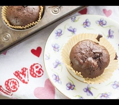 How To Make These 3 Ingredient Cupcakes