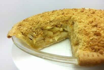 Thumbnail for How To Make This Apple Crumb Pie