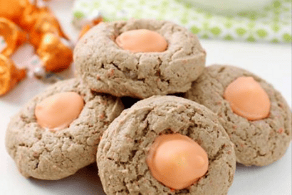 Thumbnail for How To Make Carrot Cake Blossom Cookies