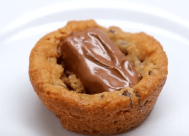 Thumbnail for Love These Caramel Snickers Cookie Cups