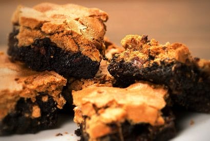 Thumbnail for Delicious Gooey Brownie Mud Hen Bars