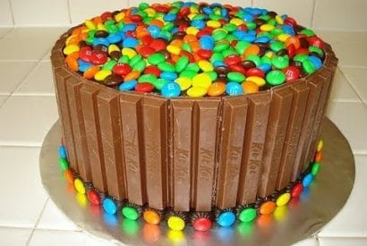Thumbnail for How To Make This Wonderful Kit Kat & M&M Cake For That Special Occasion