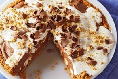 Thumbnail for Delicious S’more Pie A La Marshmallow Crème