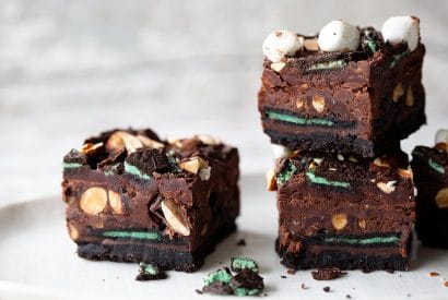 Thumbnail for Yummy Chocolate Cheesecake Mint Oreo Bar