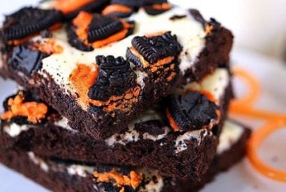 Thumbnail for Love These Pumpkin Spice Oreo Cheesecake Brownies