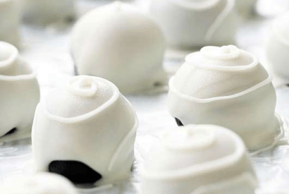 Thumbnail for Delicious Oreo Cookie Truffles