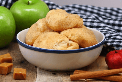 Thumbnail for How To Make These Caramel Apple Pie Bombs