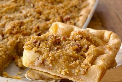 Thumbnail for How To Make Crumb-Topped Apple Slab Pie