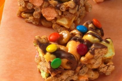 Thumbnail for Love These Yummy No-Bake Caramel Cheerios Bars