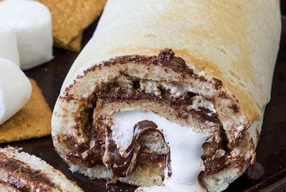 Thumbnail for Love This S’mores Pizza Roll