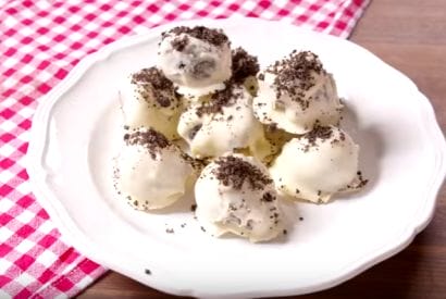 Thumbnail for Amazing Three Ingredient Oreo Truffles