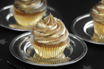 Thumbnail for How To Make These Golden Birthday Cupcakes