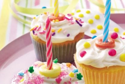 Thumbnail for How To Make This Amazing Birthday Cupcakes