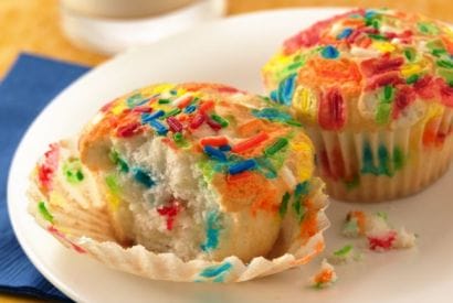 Thumbnail for Fun Tie-Dyed Cupcakes For A Party