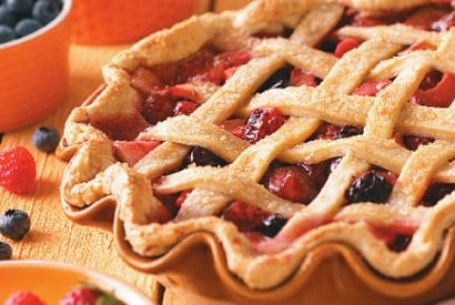 Thumbnail for How To Make This Delicious Five-Fruit Pie