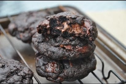 Thumbnail for How To Make These Dark Chocolate Chip Nutella Stuffed Cookies