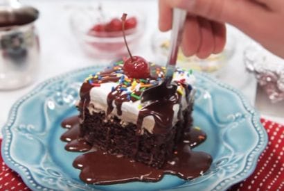 Thumbnail for How To Make This Super-Chocolate Sundae Cake Bar