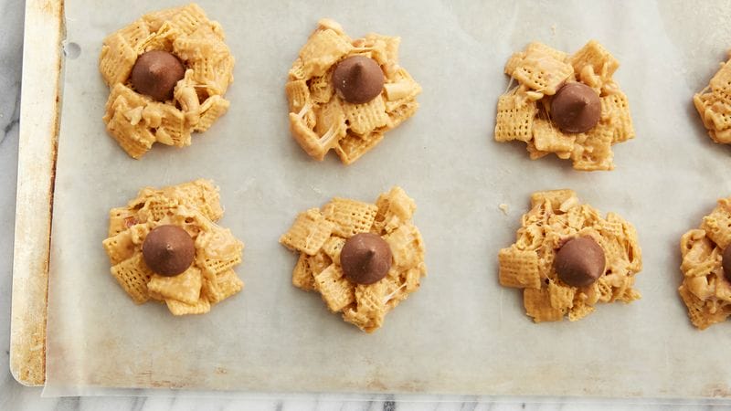 No-Bake Peanut Butter Kiss Cookies