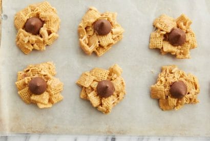 Thumbnail for How To Make These No-Bake Peanut Butter Kiss Cookies