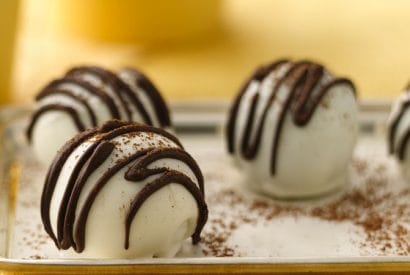 Thumbnail for How To Make These Delicious Oreo Truffles