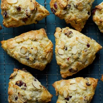 Simple Vanilla Scones