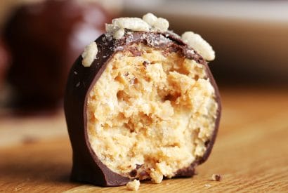 Thumbnail for Love These No-Bake Crispy Chocolate Peanut Butter Balls