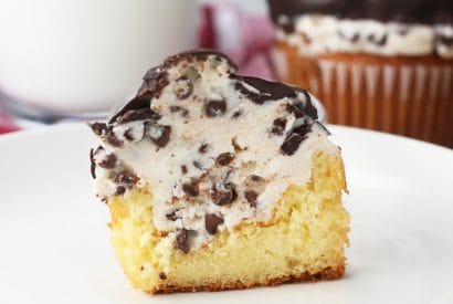 Thumbnail for Yummy Chocolate-Dipped “Cannoli” Cupcakes