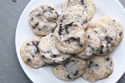 Thumbnail for Yummy Cookies & Cream Cheesecake Cookies