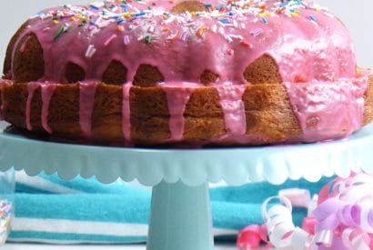 Thumbnail for Fast And Easy To Make Giant Jelly Donut Cake