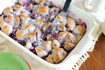 Thumbnail for Start The Day Of Right With This Berries and Cream Breakfast Bubble-Up Bake