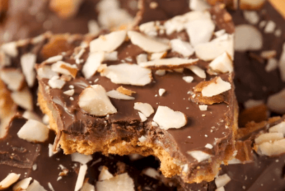 Thumbnail for Love This Easy Graham Cracker Toffee