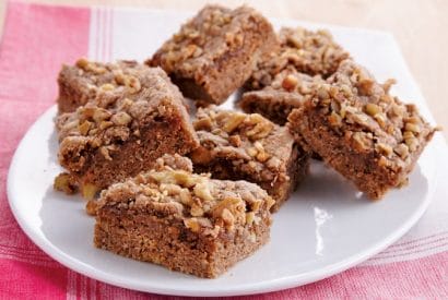 Thumbnail for Take The Stress Out Of Baking By Making These Spiced Apple Butter Bars