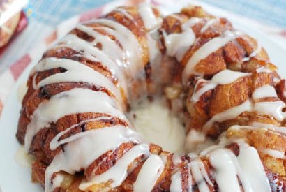 Thumbnail for Yummy Cinnamon Apple Monkey Bread