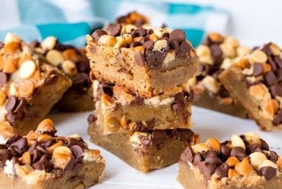 Thumbnail for Make Some Really Delicious Slow Cooker Chocolate Chip Cookie Bars Recipe