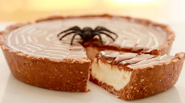 Try This No-Bake TWIX Pie For New Year