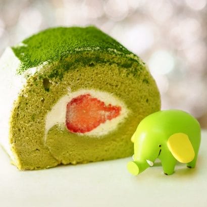 Strawberry Matcha Roll Cake Recipe