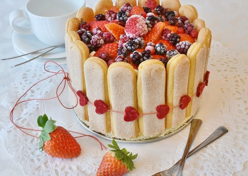 Mixed Berries Ladyfinger Cake