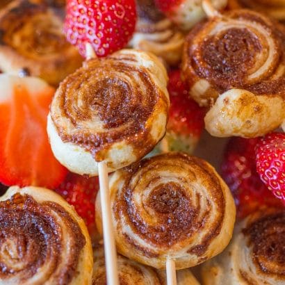 Cinnamon Roll Pops