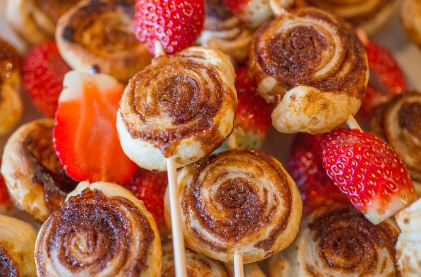 Cinnamon Roll Pops