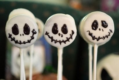 Thumbnail for Easy Halloween Oreo Pops Recipe