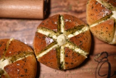 Thumbnail for Cream Cheese Garlic Bread Recipe